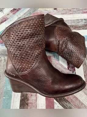 Bed Stu Perforated Duchess Ankle Boots Perforated Wedge Heel Teak Rustic EUC 10